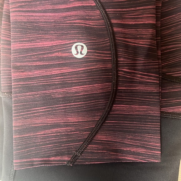 ❤️‍🔥Lululemon Run The Day Crop (23”) *Nulux
Low Tide Blush Berry Black / Black - Picture 10 of 11
